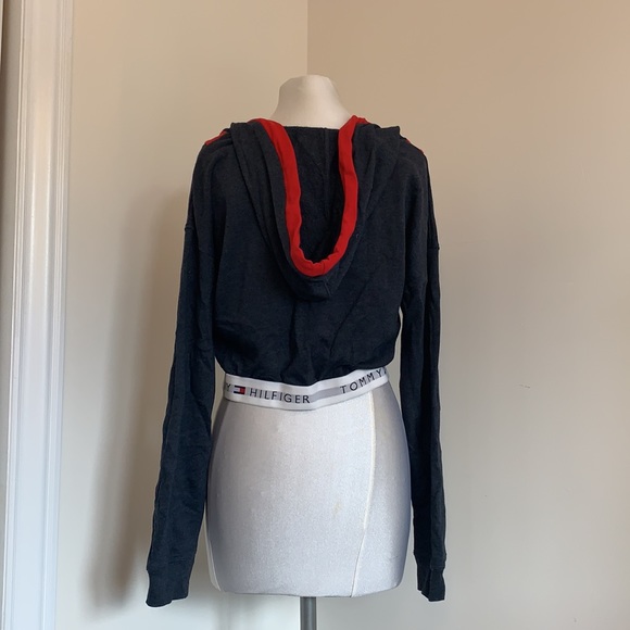 Tommy Hilfiger hoodie SIZE M - Picture 3 of 3
